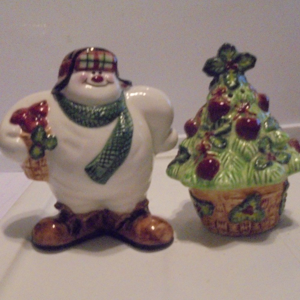 Christmas Salt and Pepper Shakers